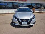 Used 2022 Nissan Versa SV image 2