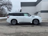 New 2025 INFINITI QX80 Sensory image 2