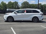 New 2025 Toyota Sienna Platinum image 3