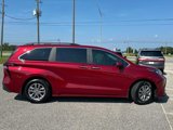 Used 2025 Toyota Sienna XLE image 5