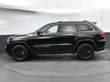 Used 2020 Jeep Grand Cherokee Laredo image 2