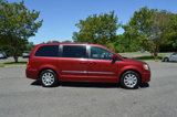 Used 2014 Chrysler Town & Country Touring image 4