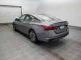 Used 2024 Nissan Altima 2.5 SV image 5