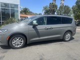 Used 2022 Chrysler Pacifica Touring-L image 3