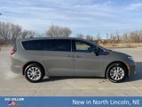 New 2025 Chrysler Pacifica Select image 3