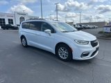 Used 2022 Chrysler Pacifica Touring-L image 3