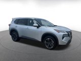 Used 2024 Nissan Rogue SV image 2