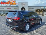 New 2026 Chrysler Pacifica Select image 3
