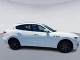 Used 2018 Maserati Levante GranLusso image 2