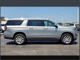 Used 2023 Chevrolet Suburban Premier image 2