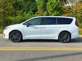 New 2026 Chrysler Pacifica Select image 2