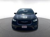 Used 2024 Chrysler Pacifica Touring-L image 4