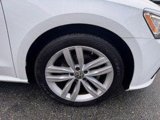 Used 2018 Volkswagen Passat 2.0T SE image 2