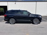 Used 2019 Lincoln Navigator Reserve image 4