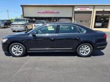 Used 2017 Volkswagen Passat 1.8T S image 2