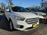 Used 2017 Ford Escape SE image 2