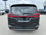 Used 2023 Chrysler Pacifica Limited image 4