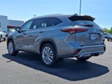 New 2025 Toyota Highlander Platinum image 5