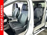 Used 2023 Chrysler Pacifica Touring-L image 4