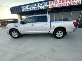 Used 2017 Nissan Titan SV image 2