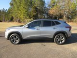 Used 2024 Chevrolet Trax LT w/ LT Convenience Package image 2