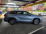 Used 2023 Toyota Highlander XLE image 4