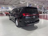 New 2025 Chrysler Pacifica Select image 3