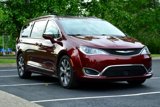 Used 2018 Chrysler Pacifica Limited w/ Tire & Wheel Group image 3