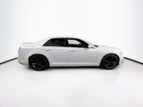 Used 2023 Chrysler 300 C image 4