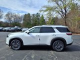 New 2025 Nissan Pathfinder SL w/ SL Premium Package image 2