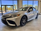 Used 2021 Toyota Camry SE image 3