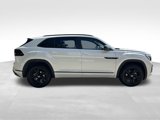 New 2026 Volkswagen Atlas Cross Sport SEL R-Line image 3