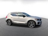 Used 2024 Volvo XC40 B5 Core image 2