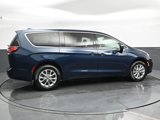 New 2025 Chrysler Pacifica Select image 2