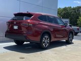 Used 2023 Toyota Highlander XLE image 4