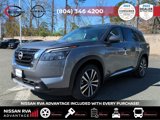 New 2025 Nissan Pathfinder Platinum image 2