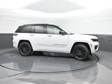 New 2025 Jeep Grand Cherokee Summit image 3