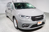 Used 2022 Chrysler Pacifica Touring-L image 5