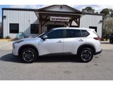 Used 2024 Nissan Rogue SV image 2