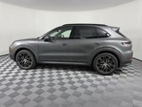 Certified 2025 Porsche Cayenne image 2