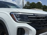 New 2025 Volkswagen Atlas Peak Edition SE image 3