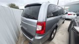Used 2016 Chrysler Town & Country Limited image 3