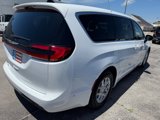 New 2025 Chrysler Pacifica Select image 5