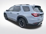 Used 2025 Honda Pilot TrailSport image 3