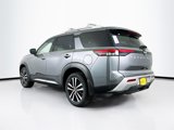New 2025 Nissan Pathfinder Platinum image 5