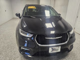 Used 2023 Chrysler Pacifica Touring-L image 3