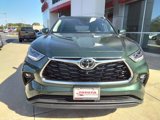 New 2025 Toyota Highlander Limited image 2