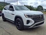 New 2026 Volkswagen Atlas Peak Edition image 3