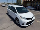 Used 2018 Toyota Sienna L image 2