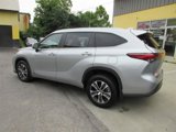 Used 2023 Toyota Highlander XLE image 5